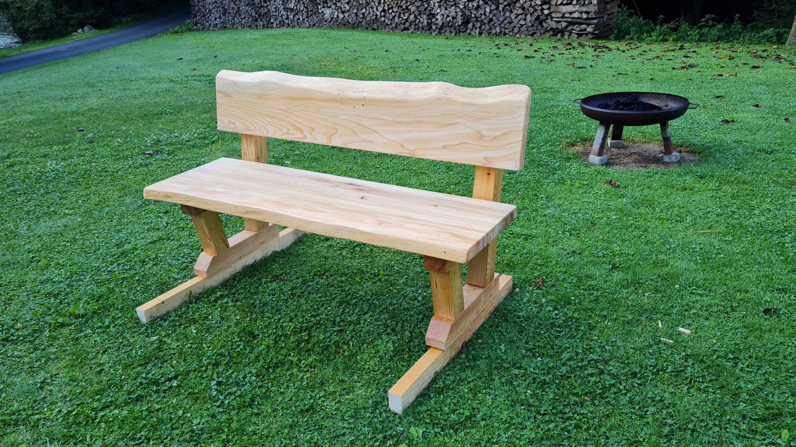 Holzbank